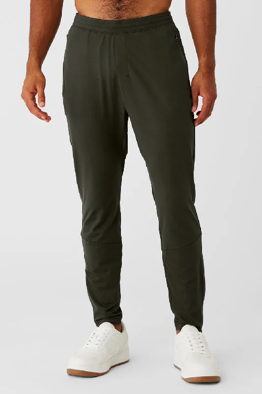 Conquer React Performance Pant - Stealth Green Trendy Wide-Legged Trousers
