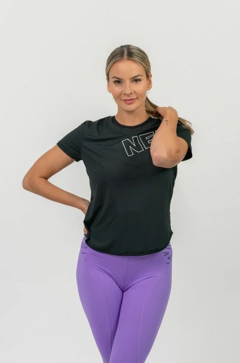 Nebbia Fit Activewear Functional T-Shirt with Short Sleeves - Black Ribbed Striped Patterned