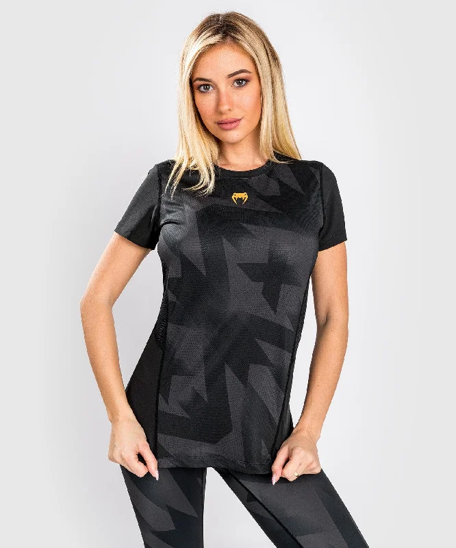 T-Shirt Dry Tech Venum Razor - Pour Femmes - Noir/Or Machine Wash Dry Clean Hand Wash T-Shirt Dry Tech Venum Razor - Pour Femmes - Noir/Or Machine Wash Dry Clean Hand Wash