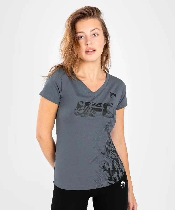 T-shirt Manches Courtes Femme UFC Venum Authentic Fight Week - Gris Denim Fabric Leather Fabric Suede Fabric T-shirt Manches Courtes Femme UFC Venum Authentic Fight Week - Gris Denim Fabric Leather Fabric Suede Fabric