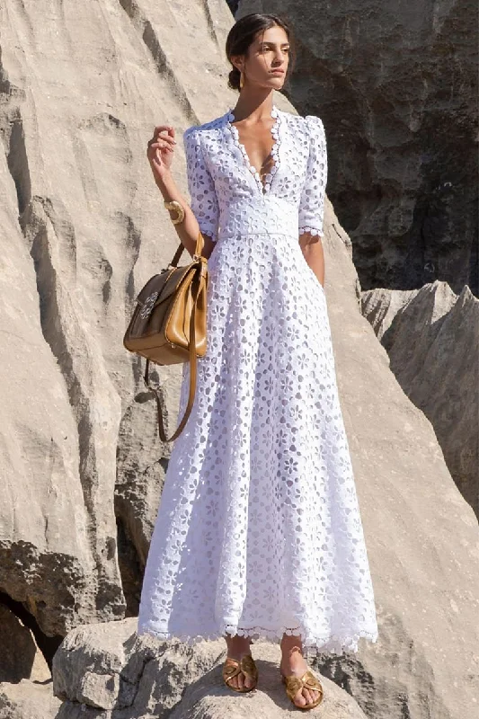 Somerset White Eyelet Maxi Dress Comfortable Fit-and-Flare Maxi Dress