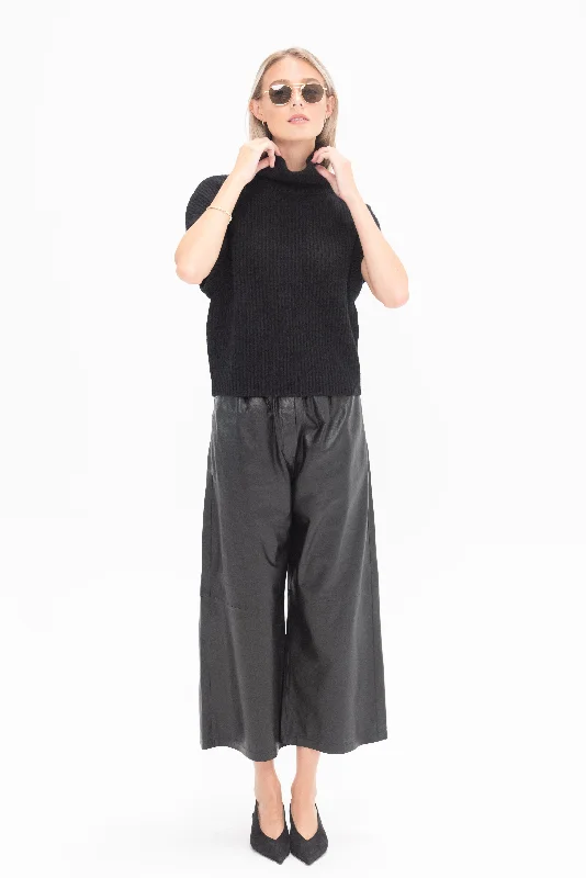 Turtleneck Sleeveless Sweater, Black Ribbed Striped Patterned