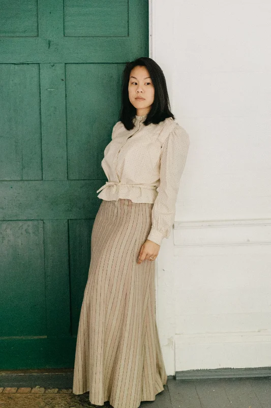 216 Schoolmistress' Shirtwaist & Skirt a-line skirt cut